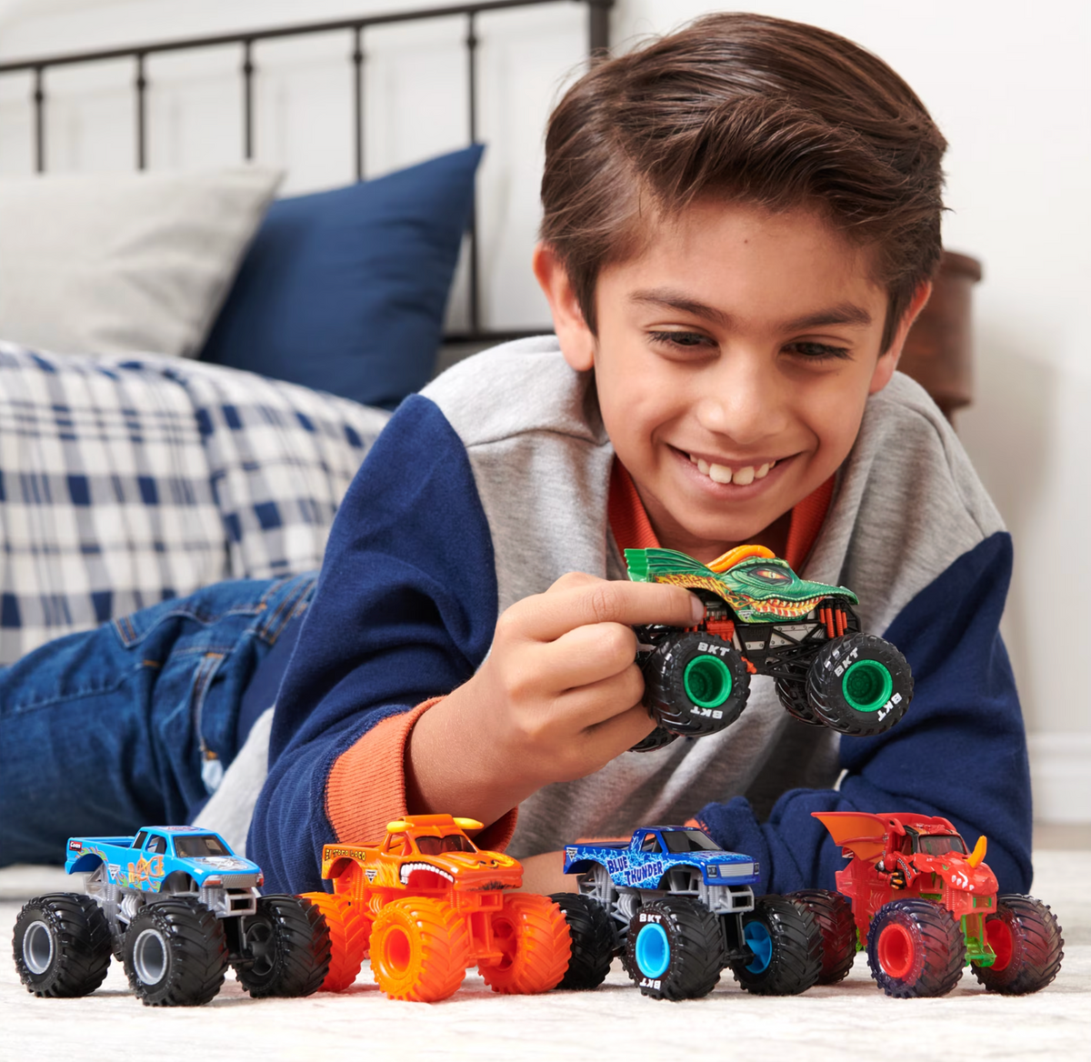 Velociraptor Orange/Purple Spin Master Monster Truck Toy 1:64